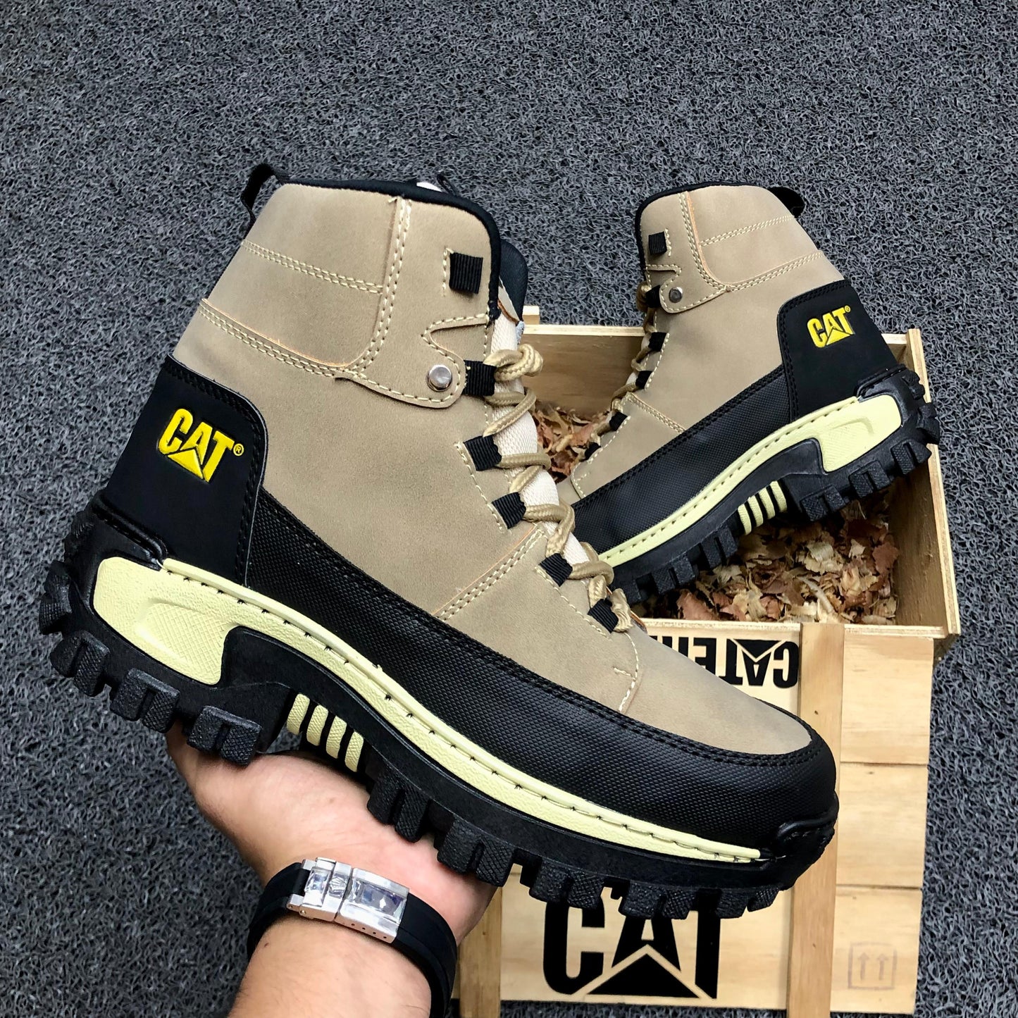 Nuevas Botas Silver Titan